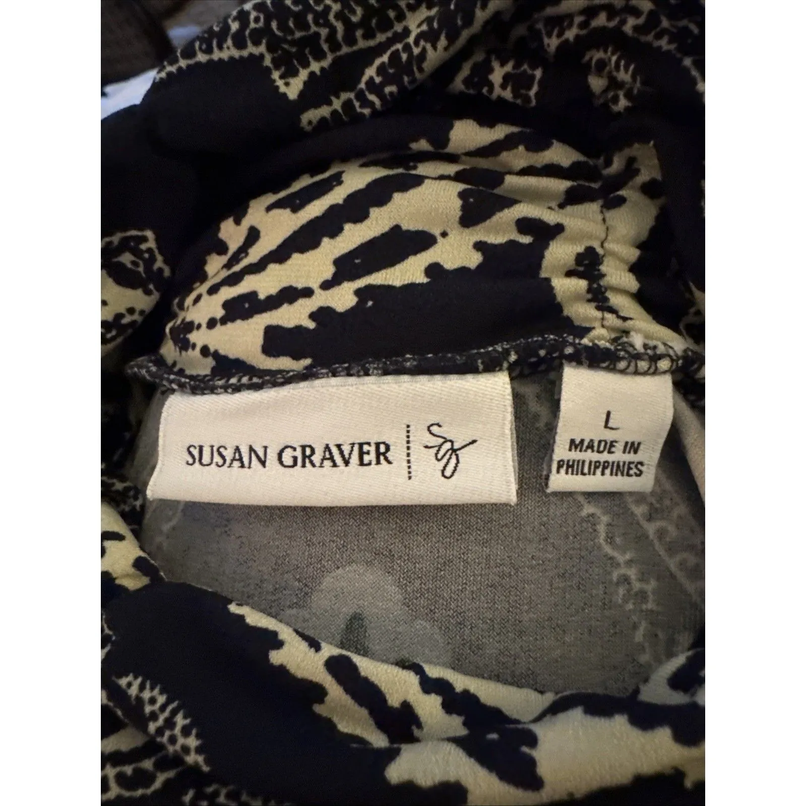 Susan Graver Womens Top Liquid Knit Ruched Turtleneck Large Blue Paisley Stretch - Image 3