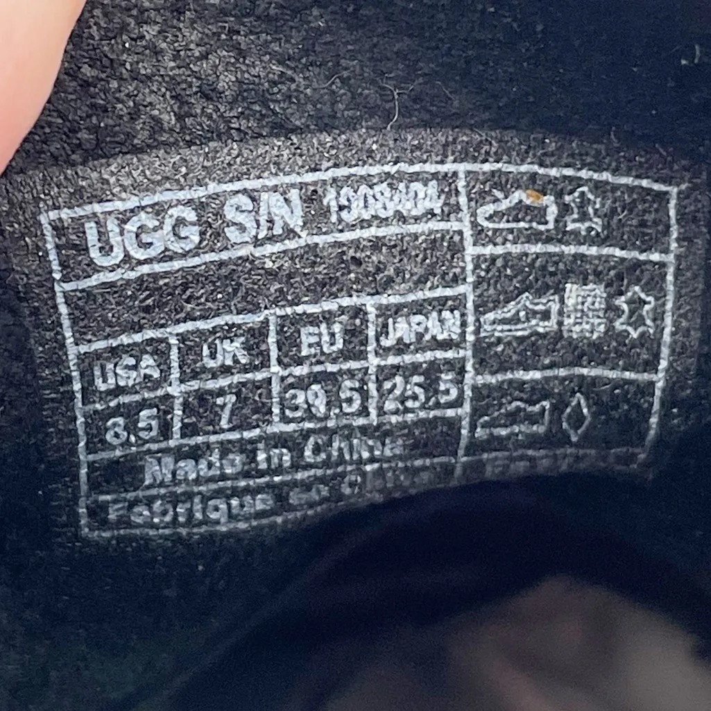 UGG Mackie Lace Up Ankle Boot Size 8.5 Block Heel Vintage Style Black Leather - Image 6