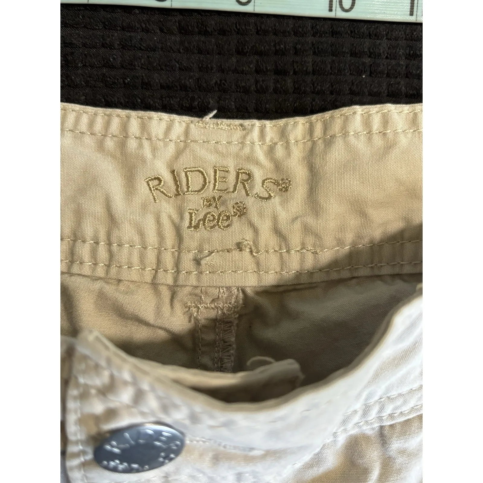 Lee Riders Khaki Tan Cargo Capri Pants Size 16 High Rise Pockets Zip Logo - Image 4