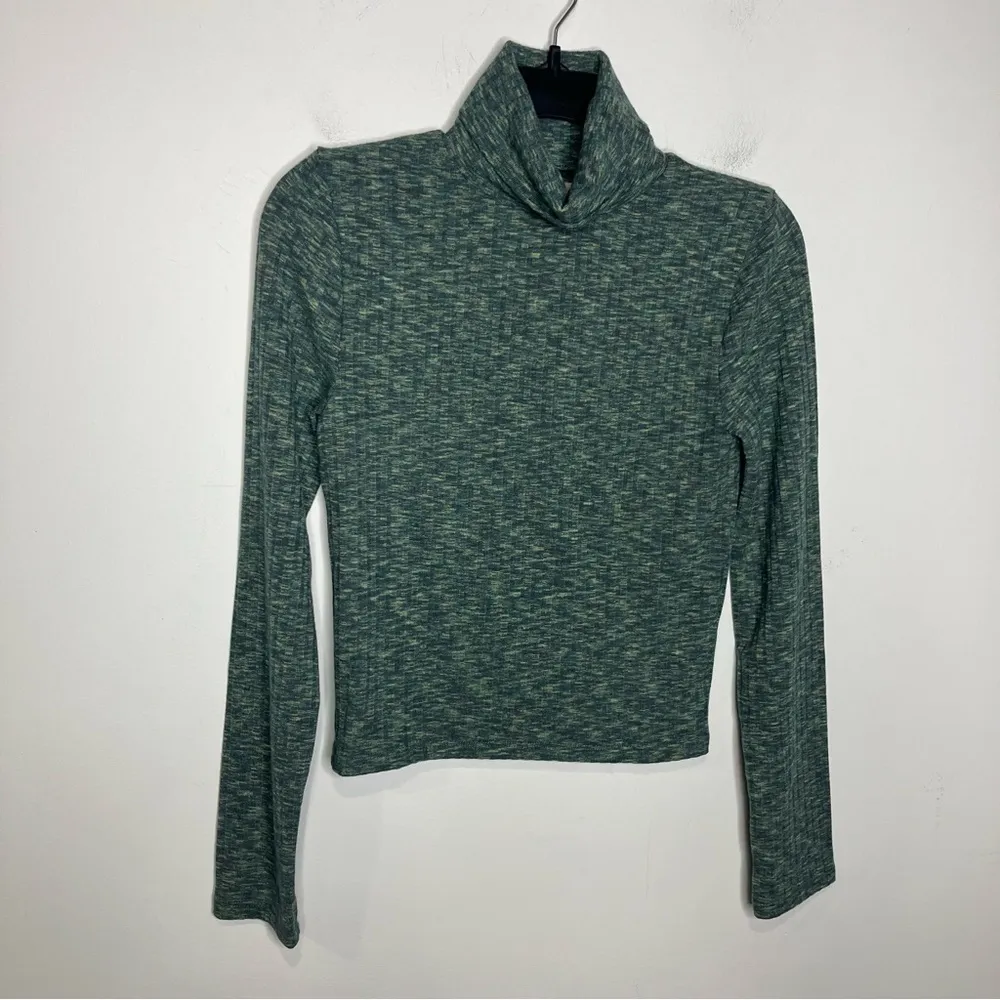 Madewell greeen space dyed‎ ribbed cropped turtleneck top size medium - Image 2