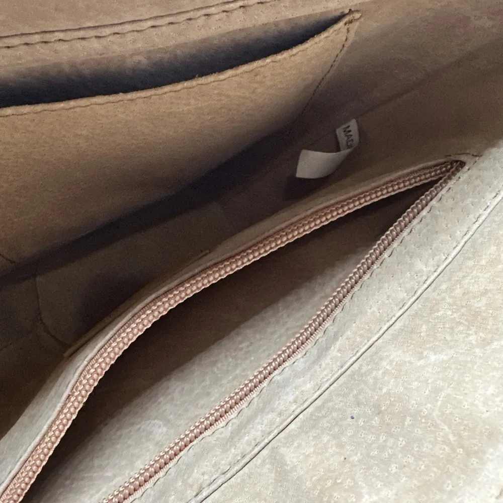 Sono Small Handbag   Paris London Tokyo Gray w/Blk Chain Straps Parent Leather - Image 9