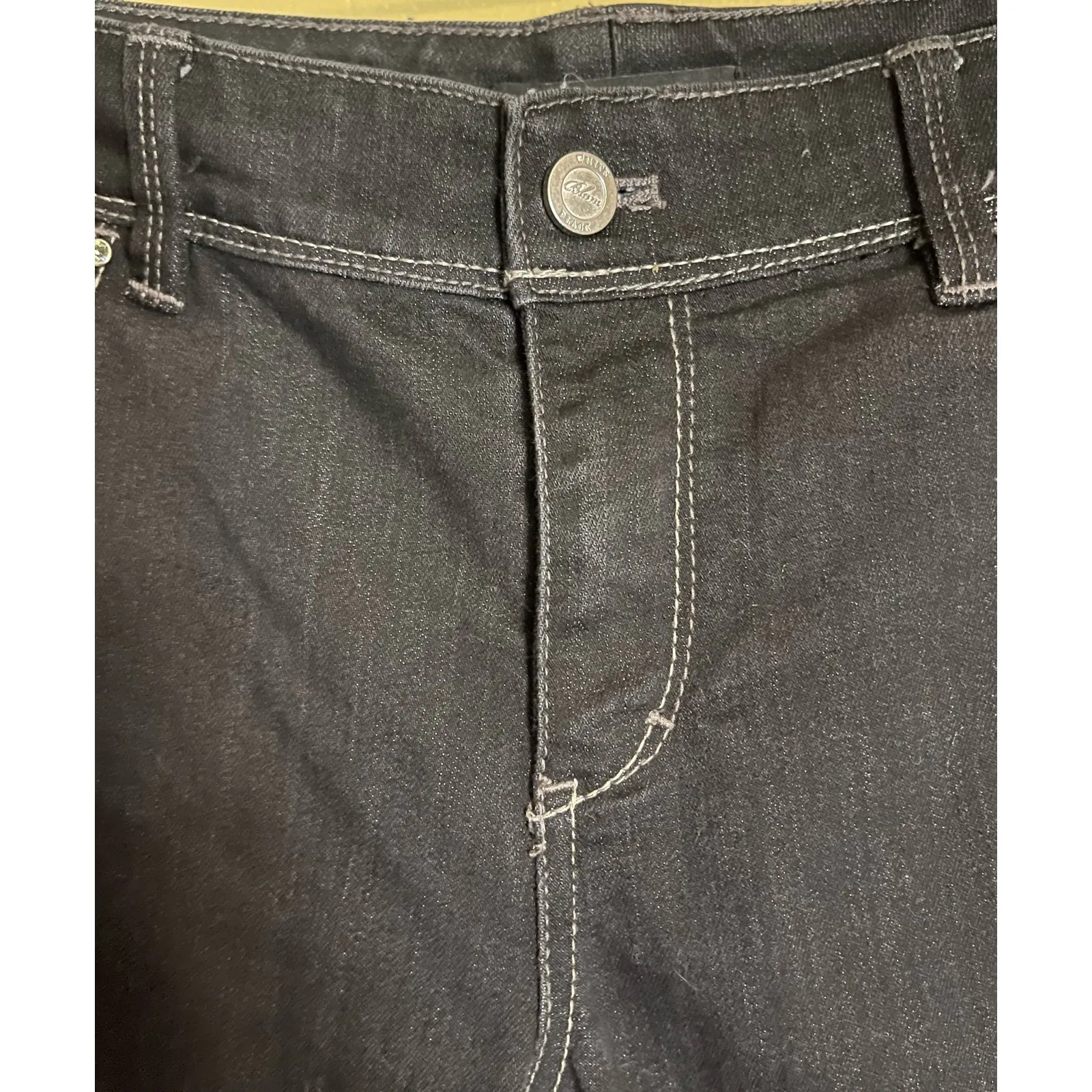 White House Black Market Women's Slim Leg Jeans w/Embroidery on Pockets Size 6R - Image 3