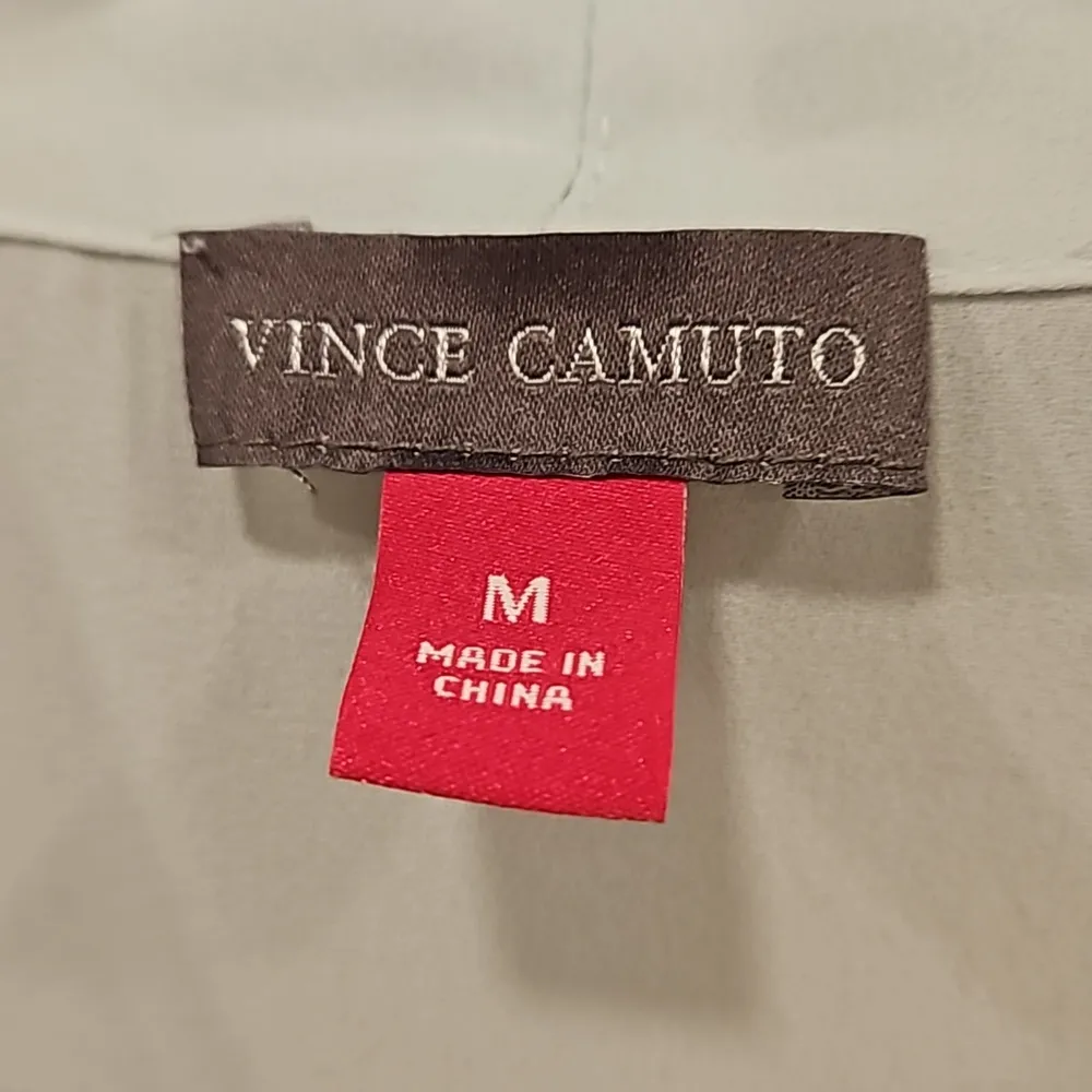 💕VINCE CAMUTO💕 Sleeveless Crepe V-Neck Blouse ~ Light Blue Medium - Image 5