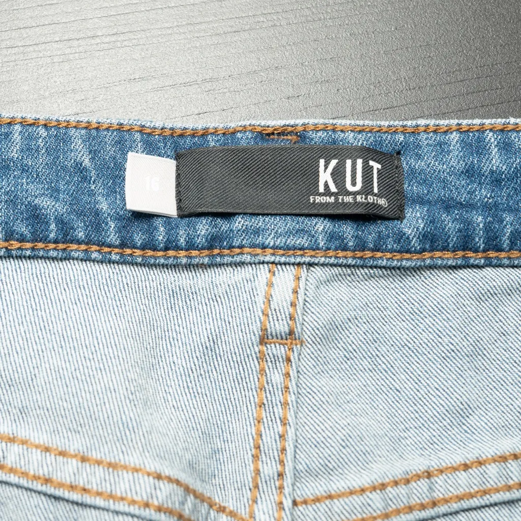 KUT from the Kloth - Jane High Rise Short - Image 5