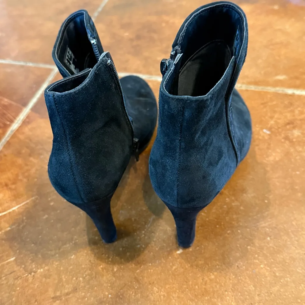 Clark’s Adriel Chic Black Suede Heeled Booties - Image 4