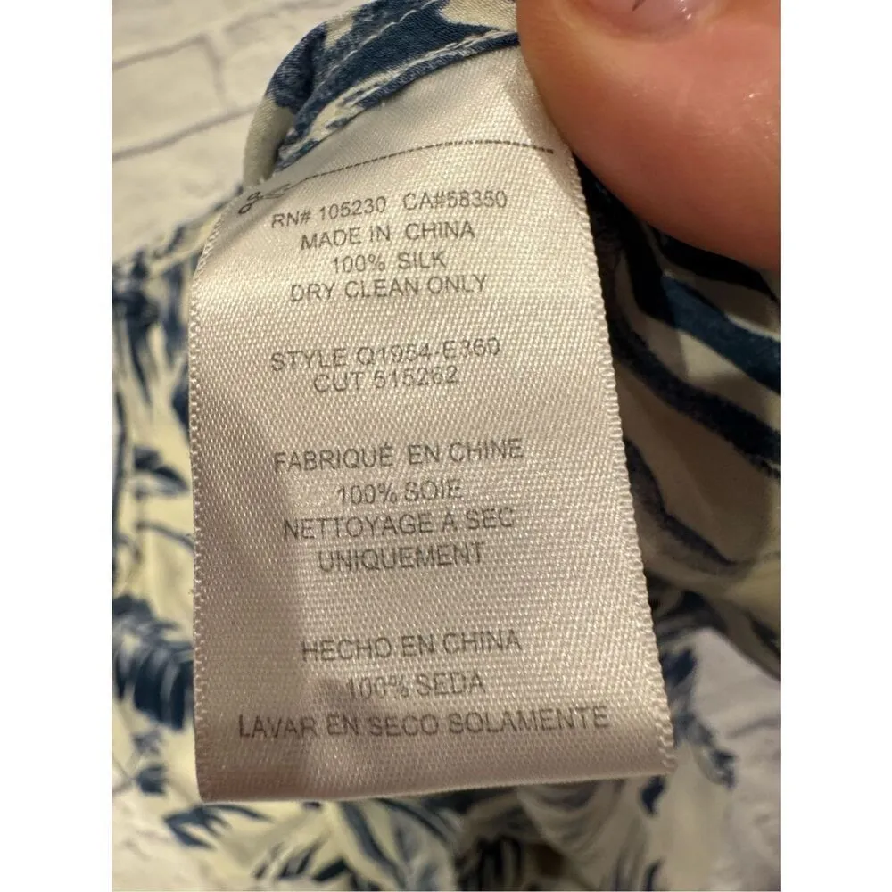 Equipment Slim Signature Printed Silk Sleeveless Blouse in White/Blue Medium - Image 4