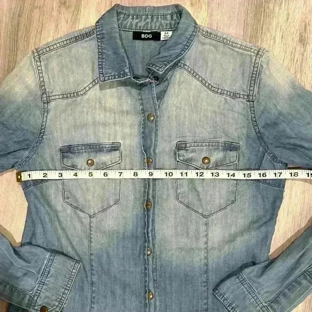 BDG Urban Outfitters Cotton Denim Long Sleeve Snap Down Shirt Pockets Size S - Image 5