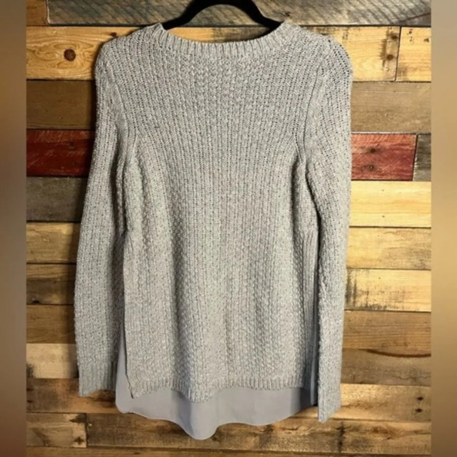 Loft Outlet Gray Sweater Size Small‎ - Image 2