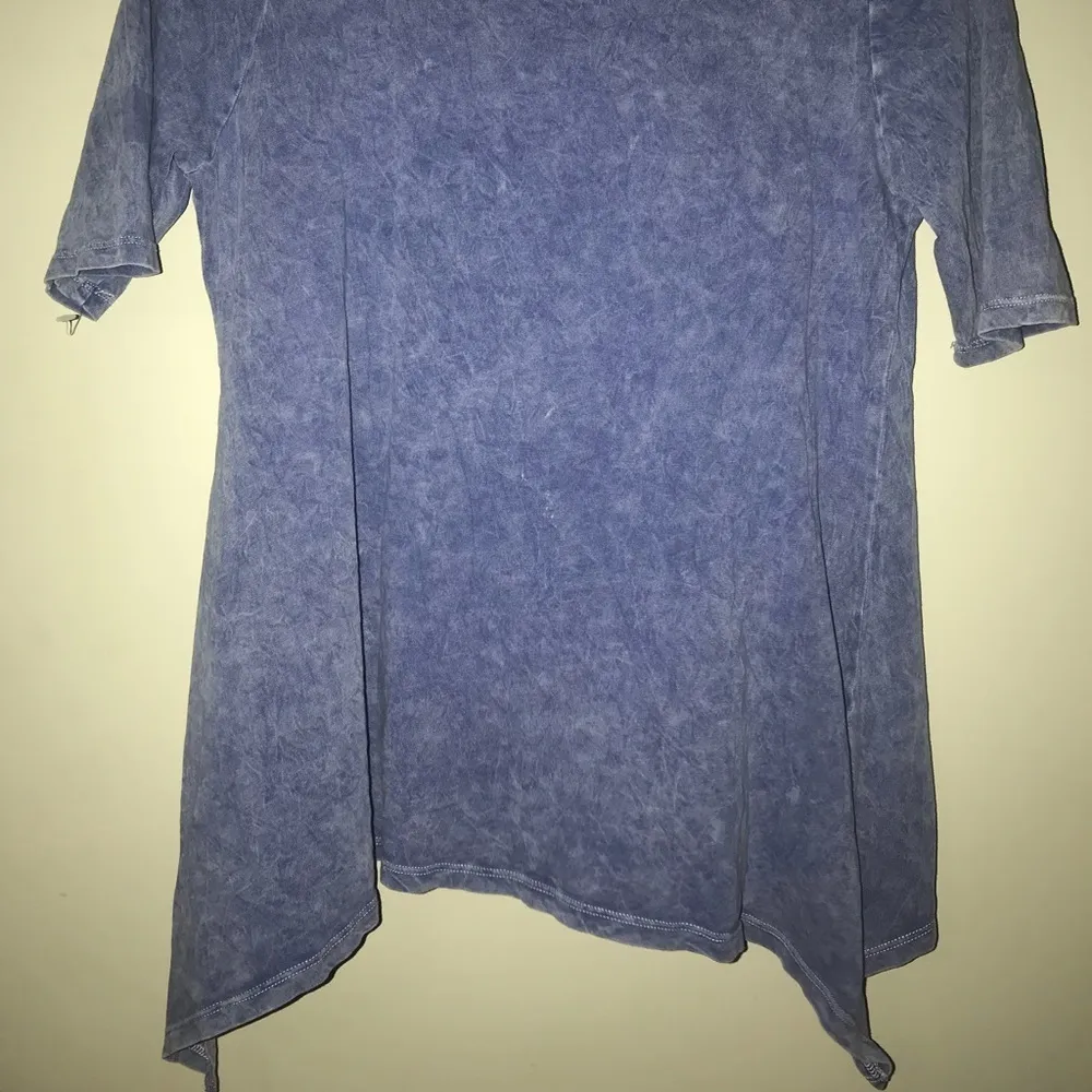 Def Leppard Size Small Tee never worn - Image 3