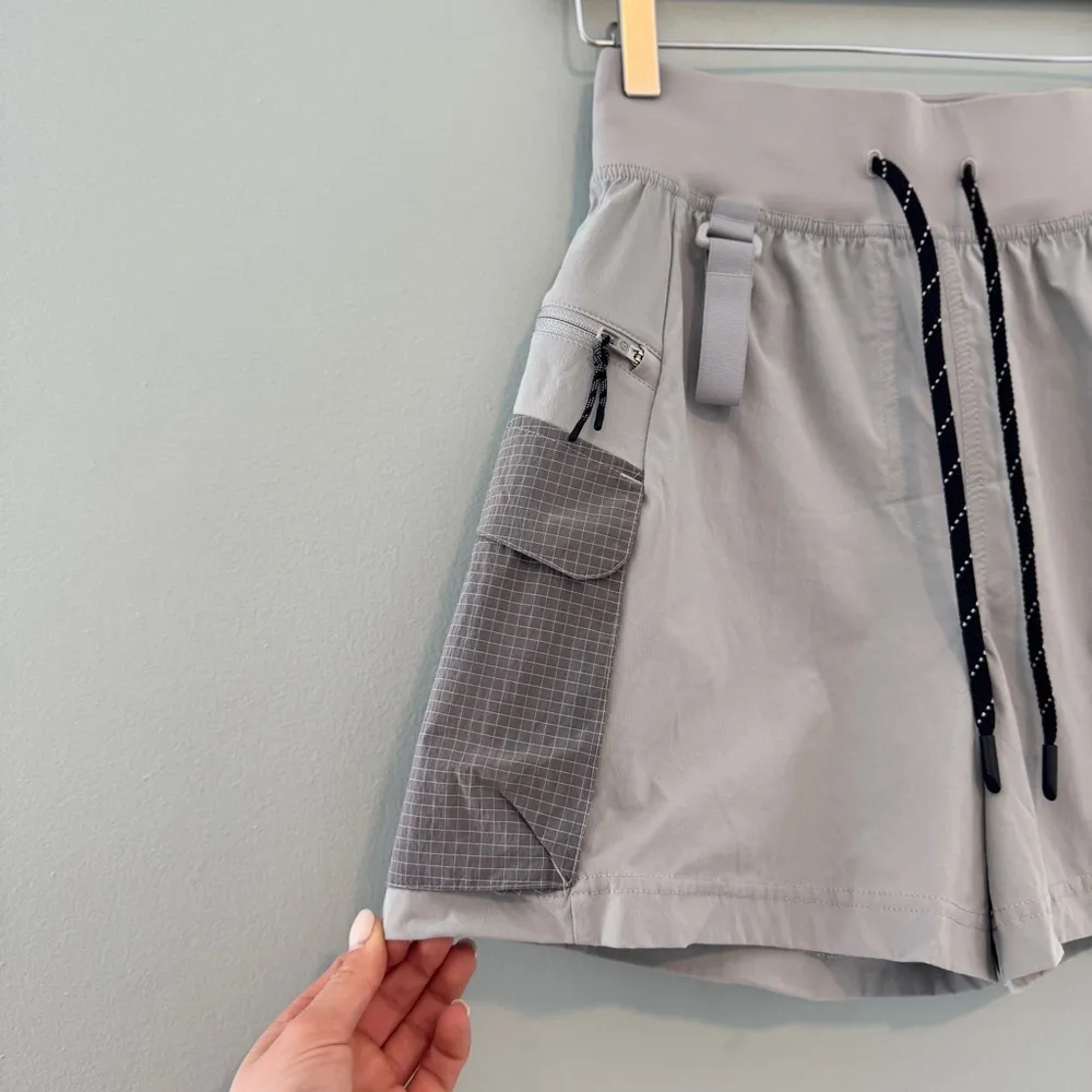 Lululemon Multi-Pocket Cargo High-Rise Hiking Short - Image 8