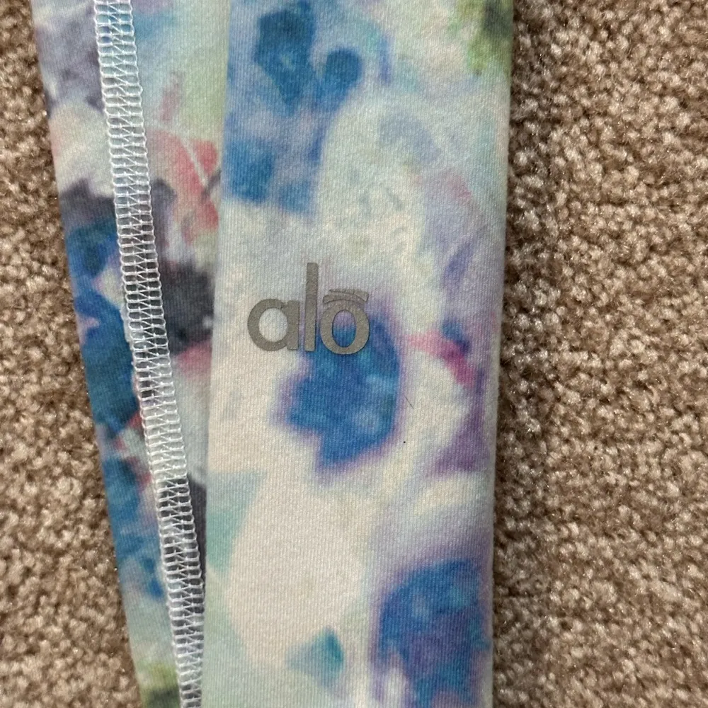 Alo Yoga Floral Pastel Watercolor Airbrushed Leggings - Image 5