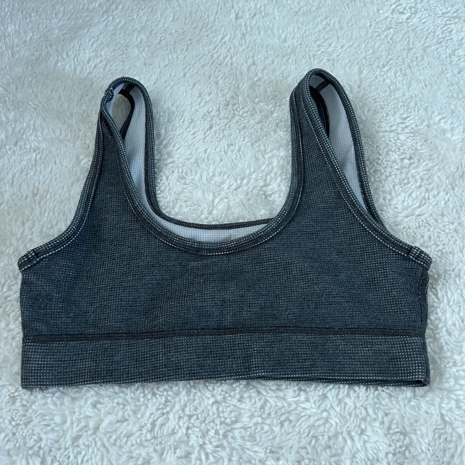 Aritzia TNA Gray Sports Bra Bralette Athletic Scoop Neck Sleeveless Activewear Size M - Image 2