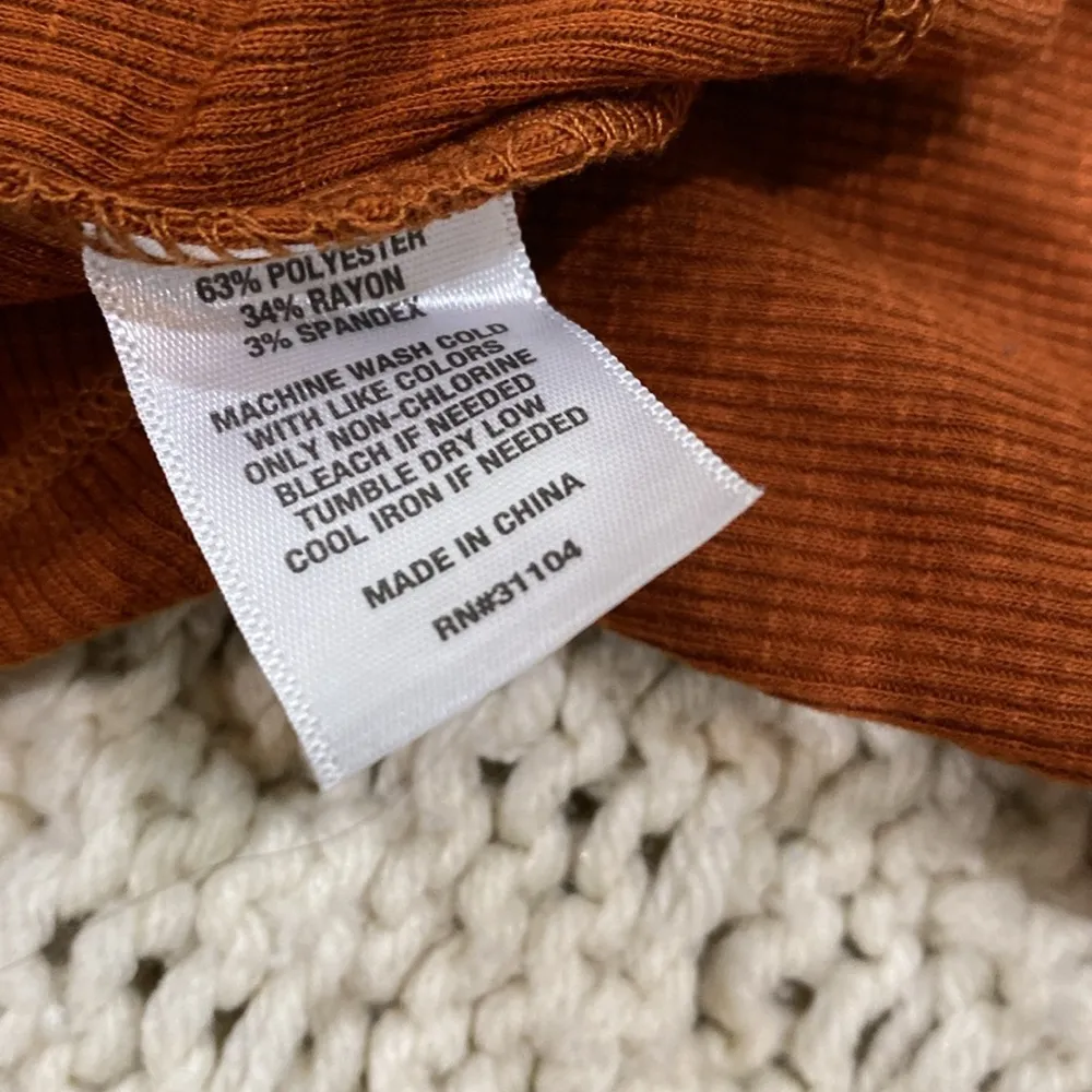 Wonderly knit sweater cardigan rust color size small - Image 7