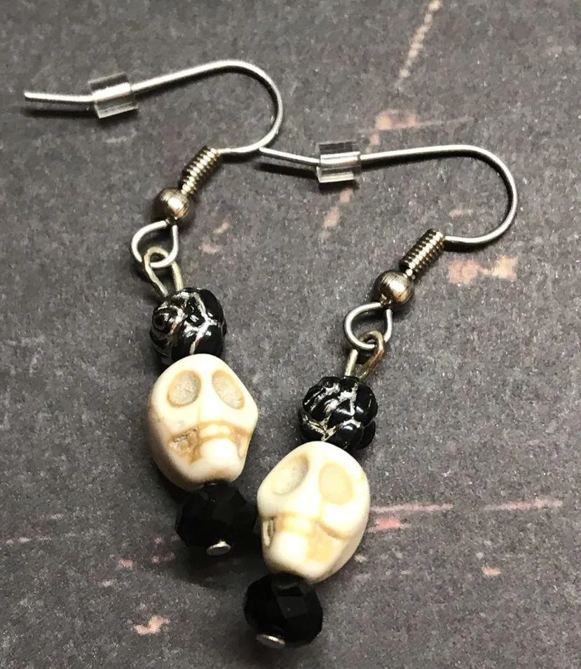 Skulls dangle earrings handmade MunandMe costumes - Image 3
