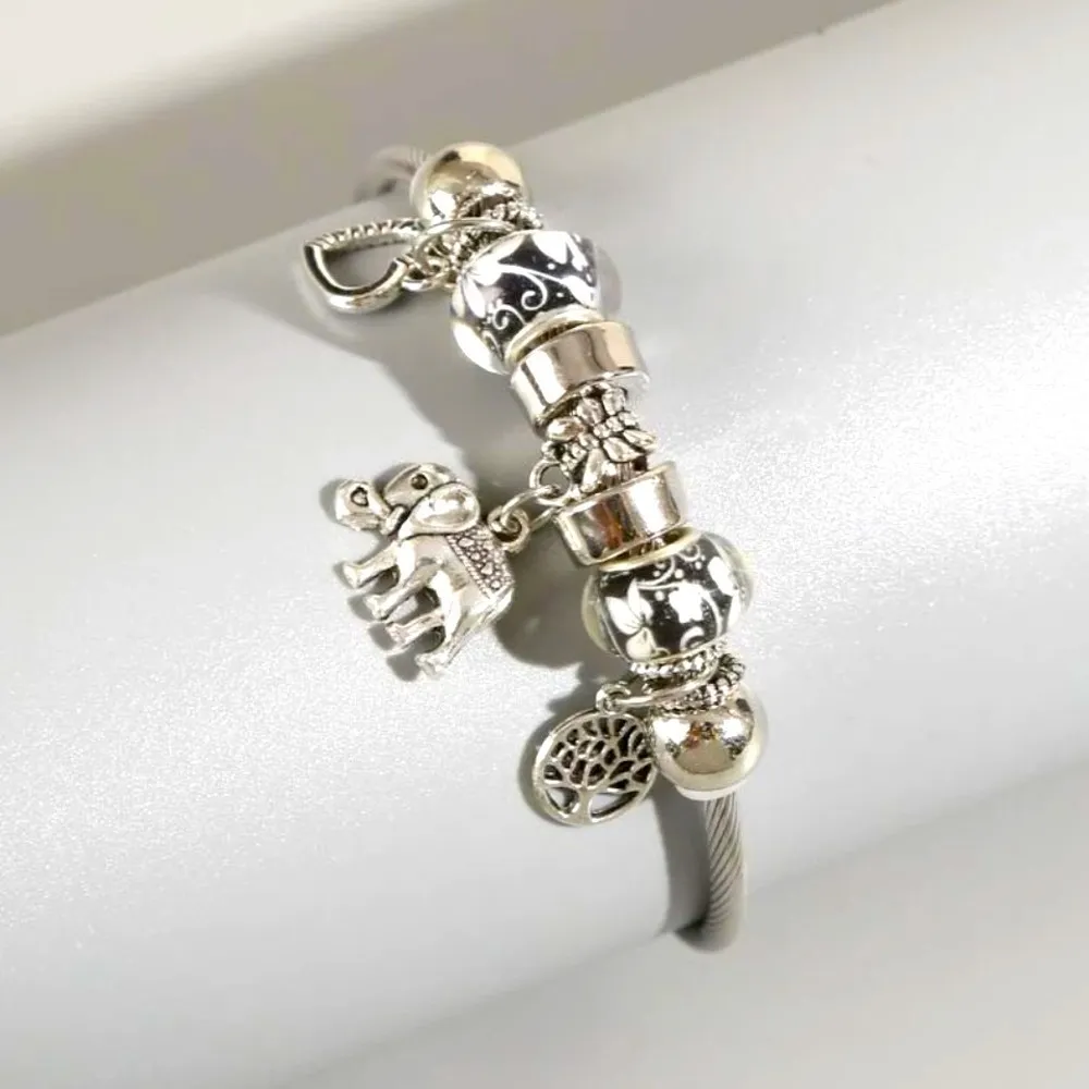 ✨ Silver tone charm bracelet ✨​​​​ - Image 4