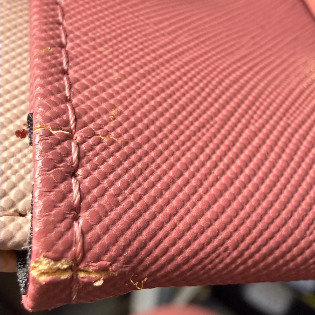 Steve Madden Blush Card Wallet with Gold Accents - Image 6