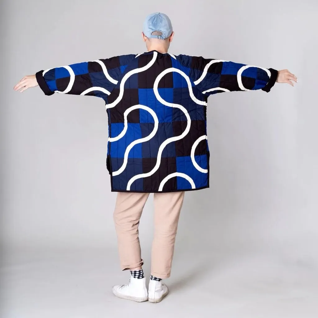 Haptic Lab Snake Path Quilt Coat Organic Cotton Blue Black Large EUC - Image 9
