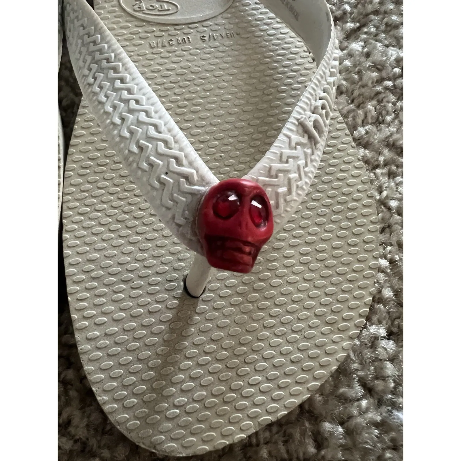 Havaianas‎ Flip flop White With Red Skull Charm Crystal Eyes Eur 37 - Image 8