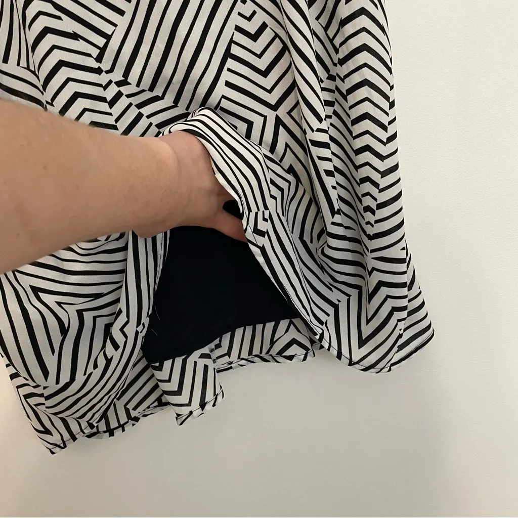 NEW NWT REBEL WILSON x ANGELS Plus Size Cross Strap Tank White Black Geo Striped - Image 11