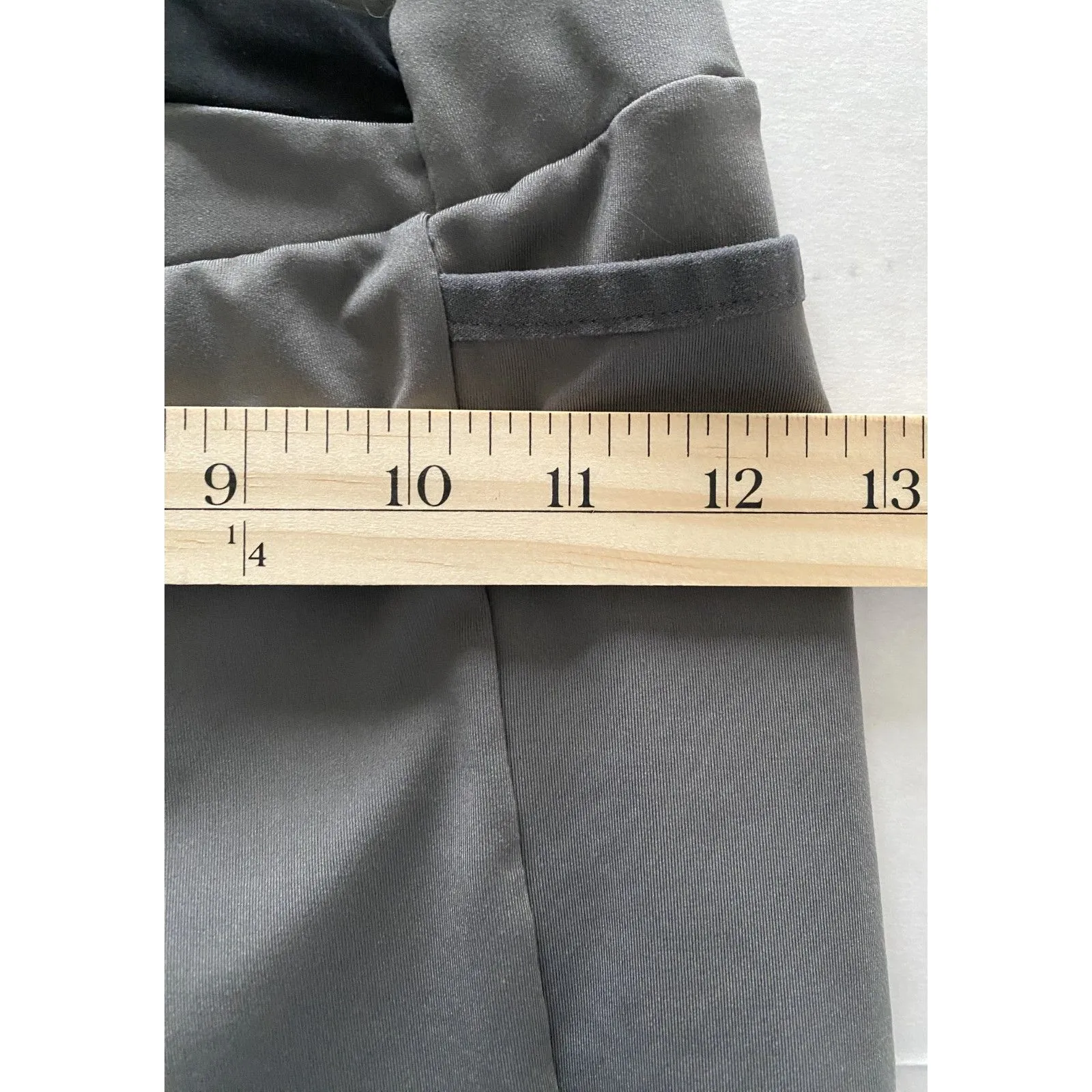 Gymshark Gray Black Colorblock Asymmetrical Leggings Side Pockets Stretch Sz XS - Image 5