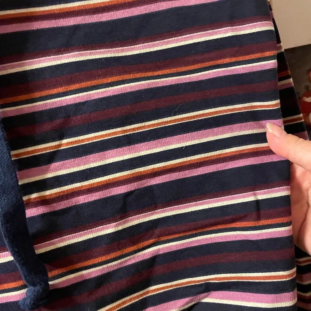 NWOT WILD FABLE STRIPED CROPPED HOODIE - Image 3