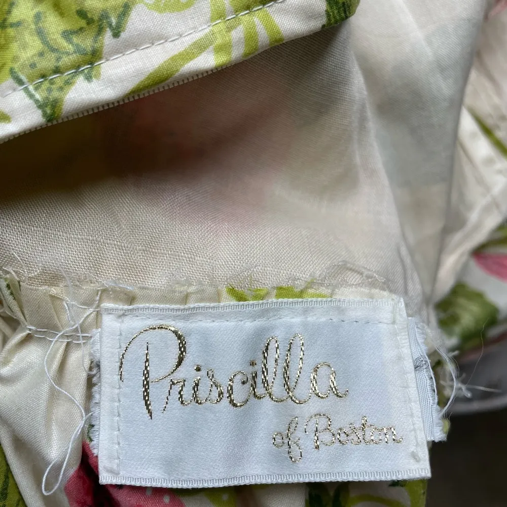 Thrilling 70s maxi dress botanical strawberry print near deadstock condition Size 4 - Image 9