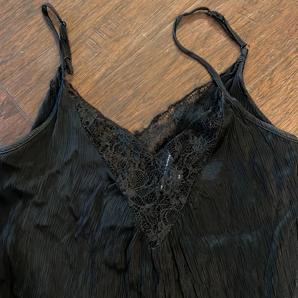 American Eagle  Lace Cami Tank Top XS  EUC - Image 2