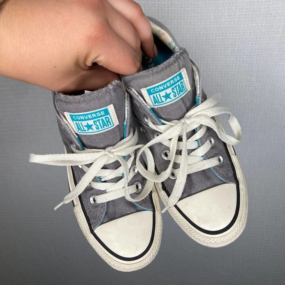 Converse | women ’s‎ Size 5 Blue Accent Color - Image 3