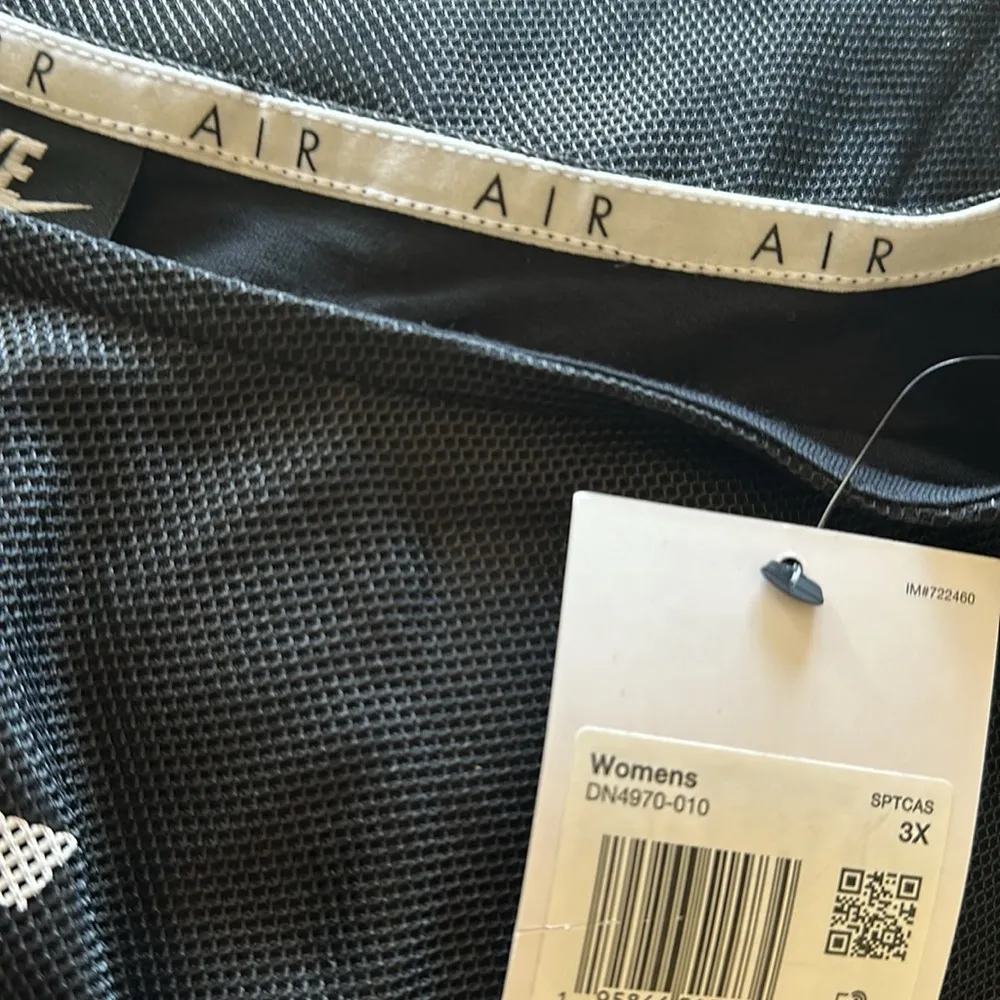 NWT Nike Air DN4970-010 Women's NSW Sportswear Mesh Crop Top - Image 7