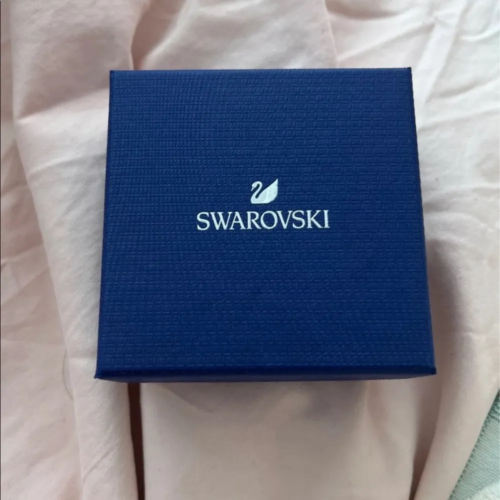 New Swarovski 3 crystal simple necklace - Image 3