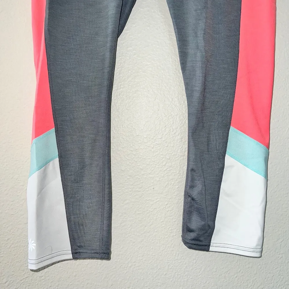Athleta Sonar Colorblock Mid Rise Capri Leggings women's size medium - Image 5