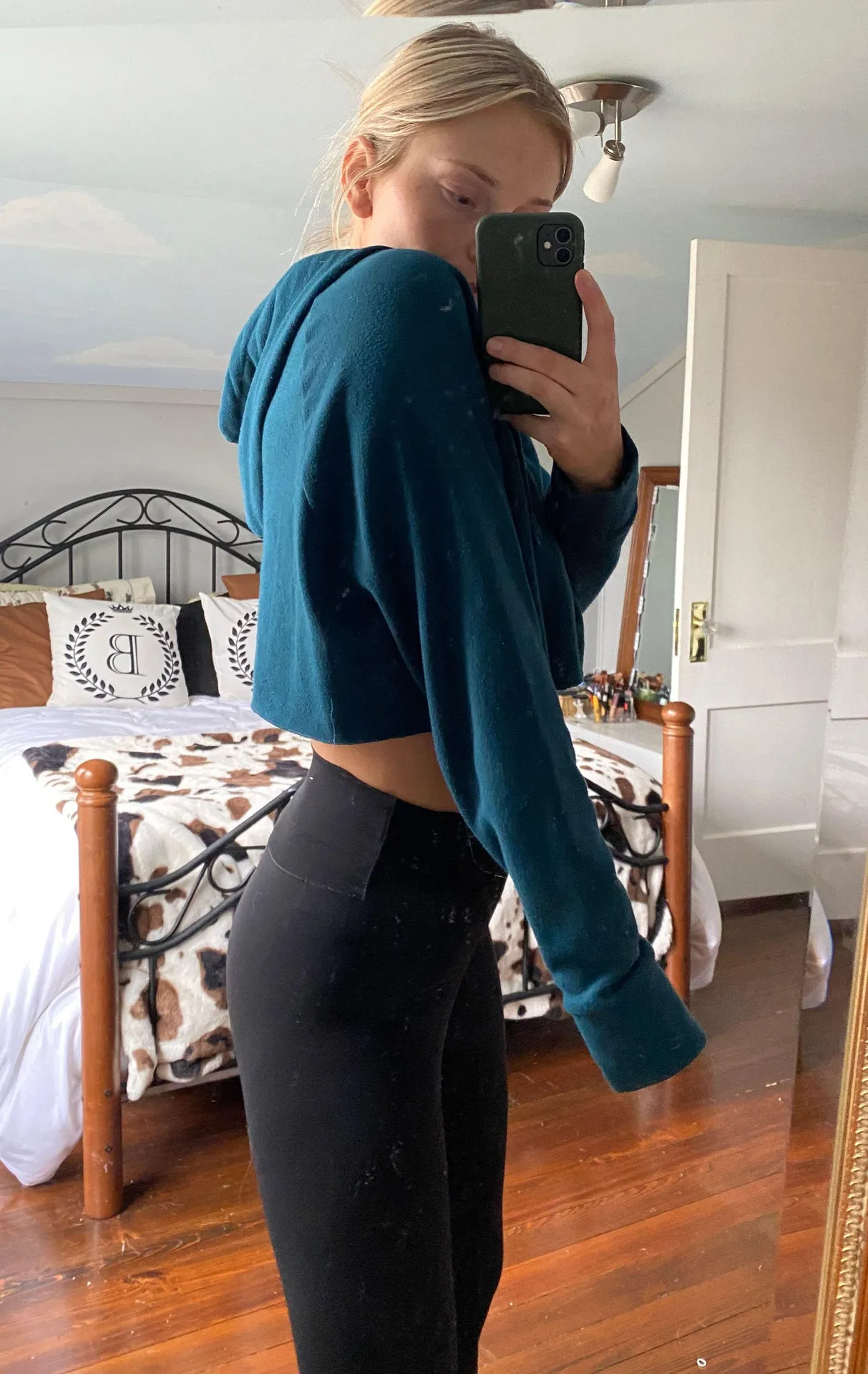 cropped hoodie - Image 3