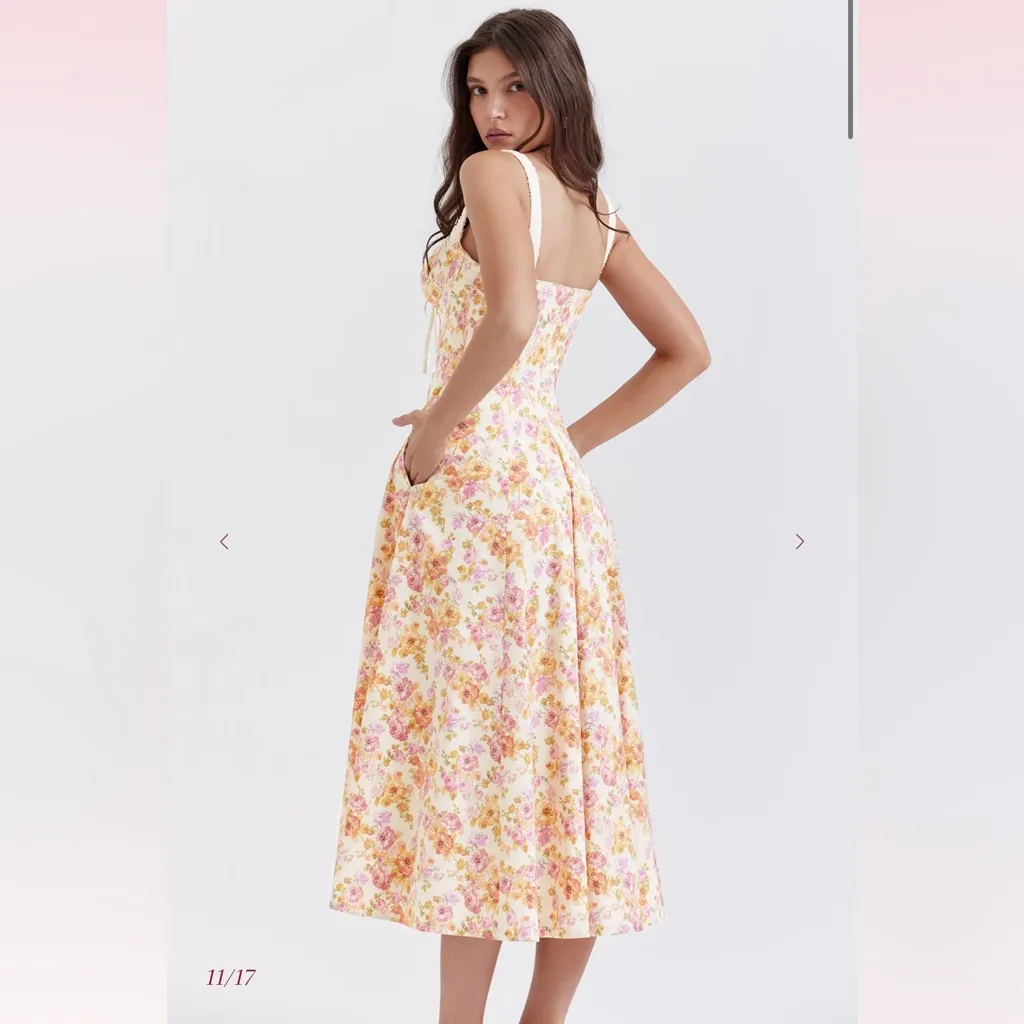 House of CB Sabrina Floral Midi Dress size medium - Image 11