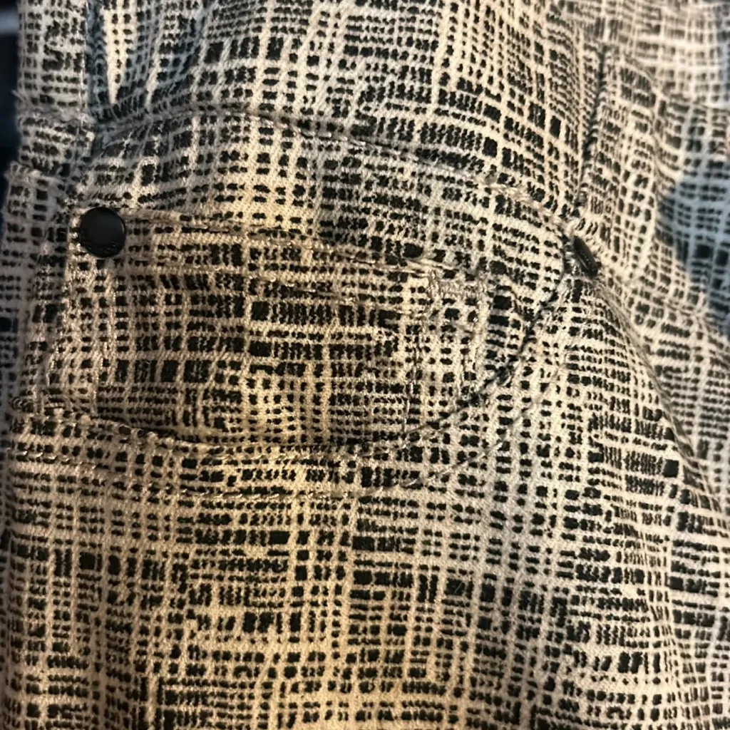 Liverpool Love Abby crop sz 8 or 29 - Image 5