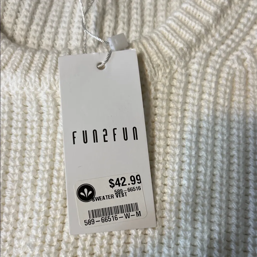 Fun 2 Fun Cream Sleeveless Sweater White Size M - Image 3