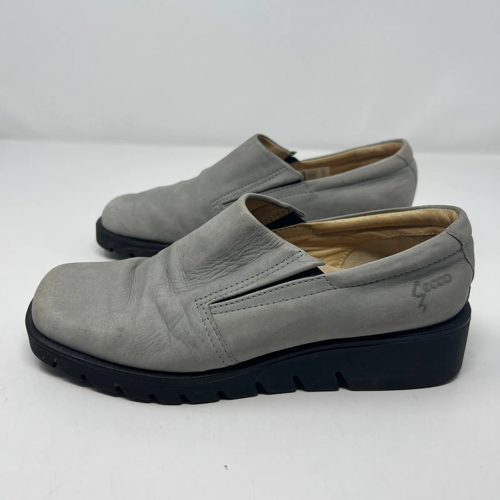 Ecco Slip On Women's Gray Loafers Size 37 - Image 10