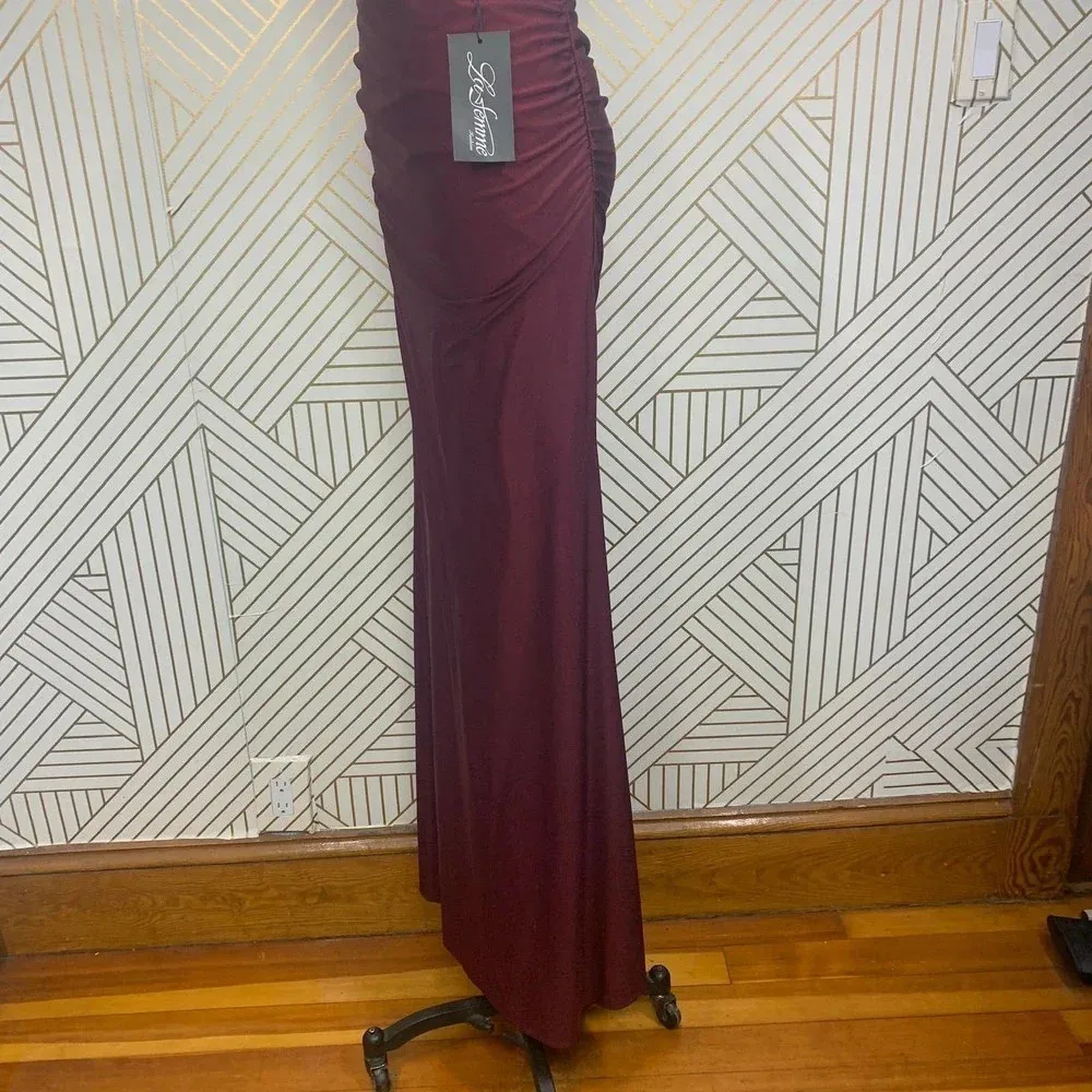 La Femme Strapless‎ Two-Piece Trumpet Gown in Dark Berry Size US 12 - Image 8