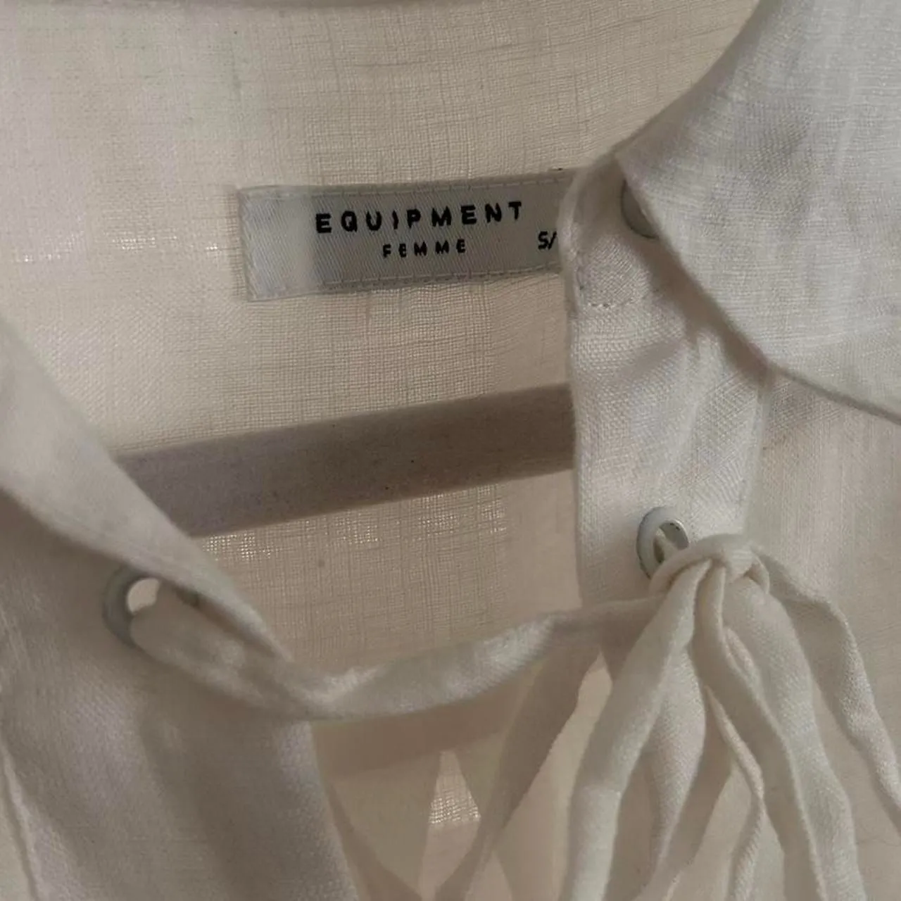 Equipment Knox White Linen Lace-Up Poet Blouse – Effortless Coastal Chic small - Image 4