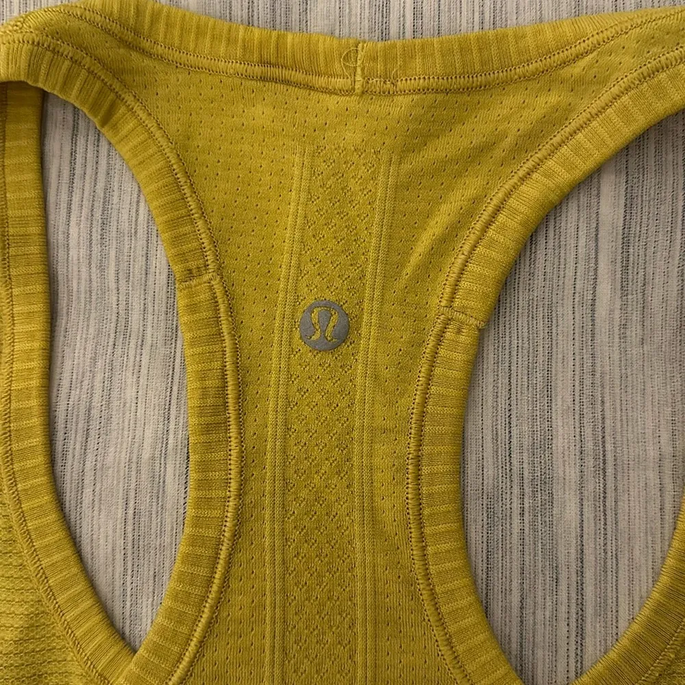 Lululemon Swiftly Tech Racerback Sz 8 - Image 3