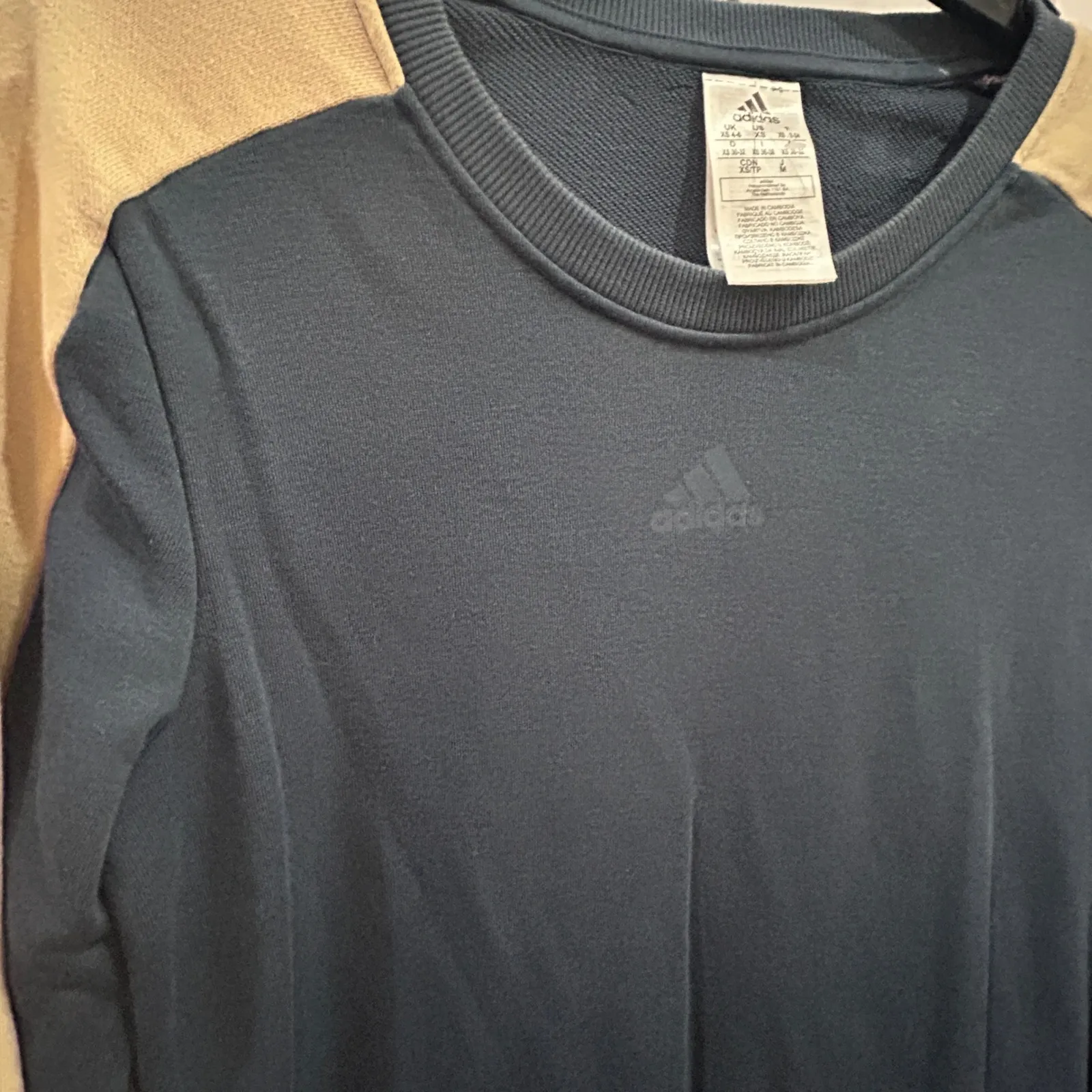 Adidas Crewneck Sweatshirt Navy Blue Tan Sleeves 3 Stripe Detail Size XS - Image 3