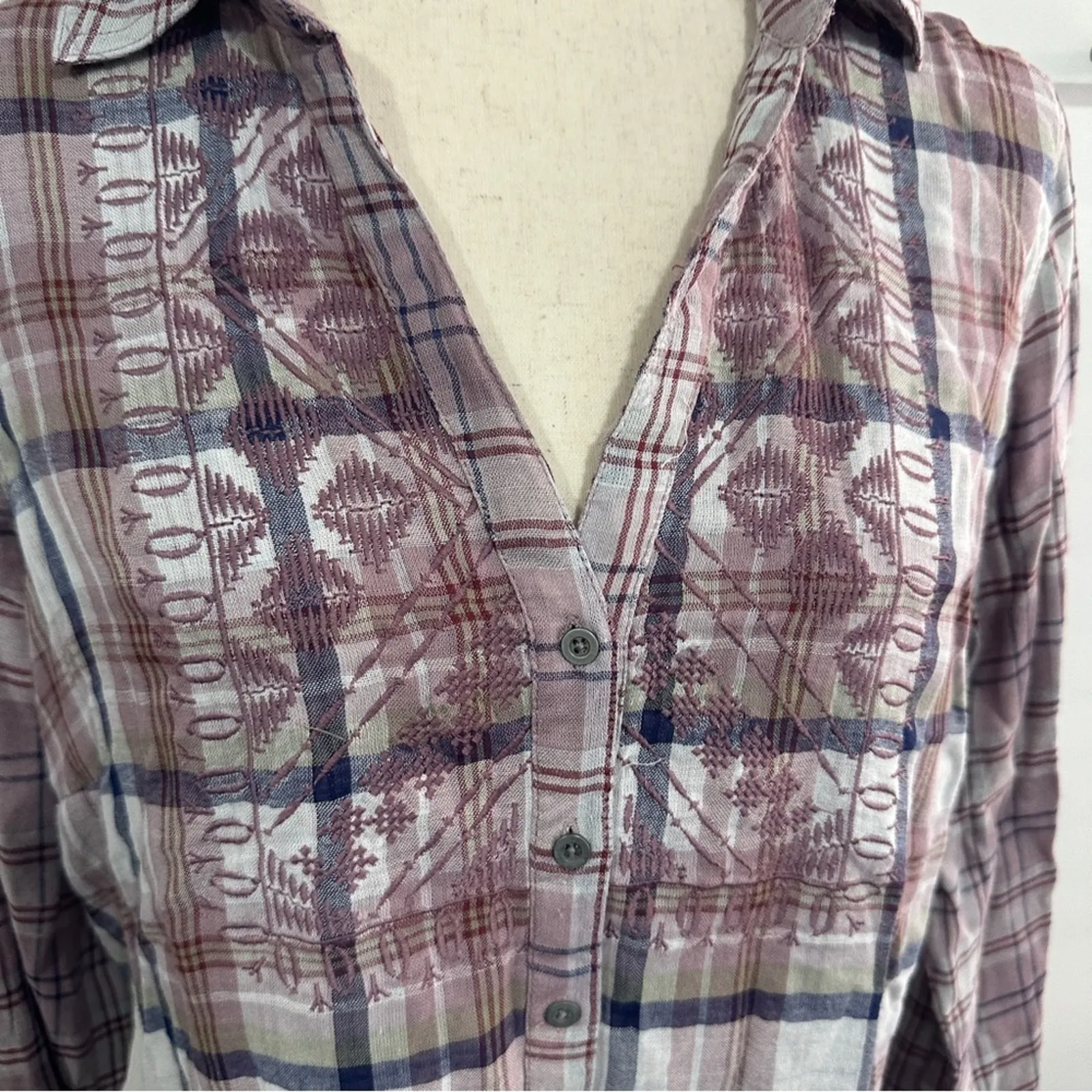 Vintage X America Size L Nadia Embroidered Plaid Top Rustic Cozy Cabin Pink White Size L - Image 7