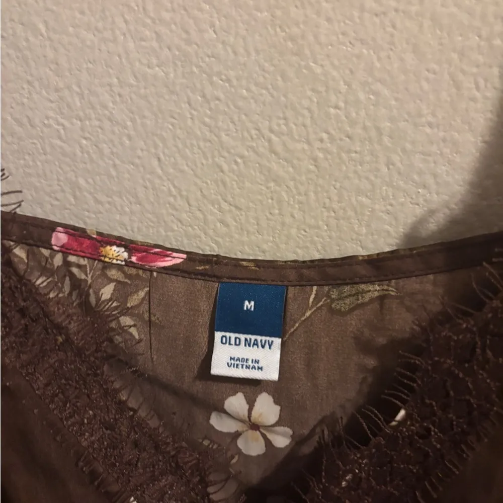 Old navy top BNWT - Image 5