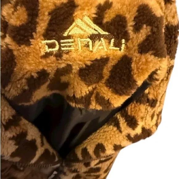 Denali Animal Print Fuzzy Vest Size M - Image 6