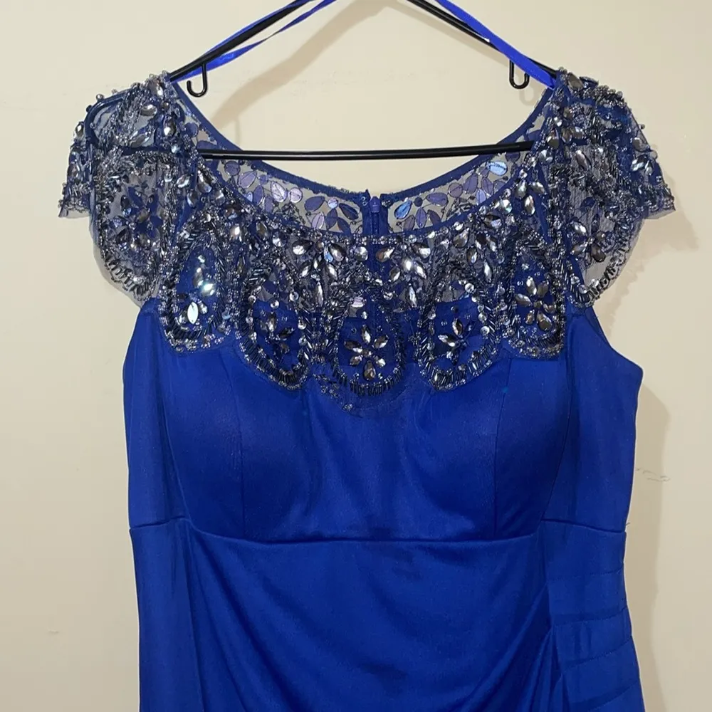 Womens XSCAPE Beaded Sequined Sexy Formal Dress - Image 2