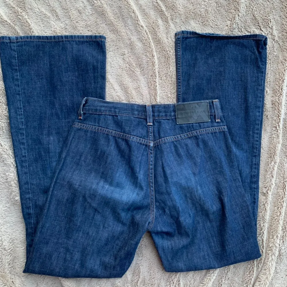 EXPRESS Boho Flare Jeans - Image 4