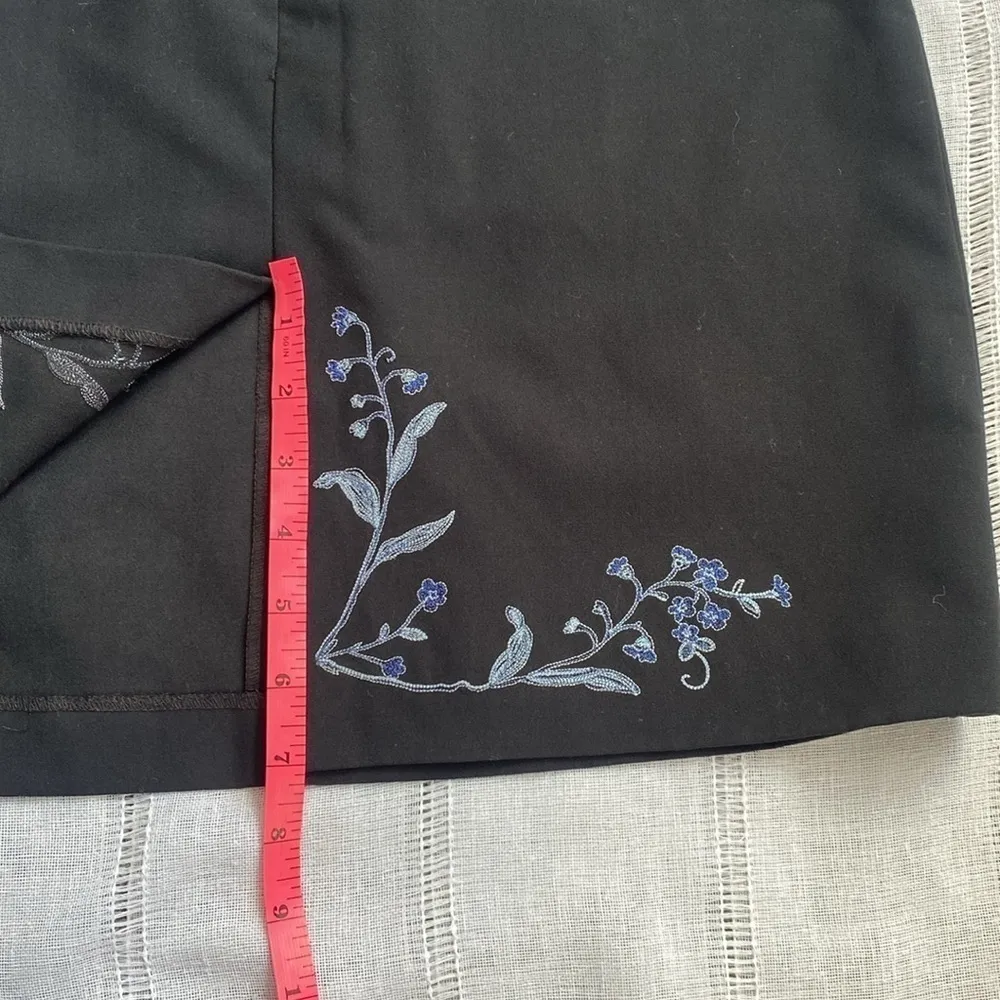 Ann Taylor Loft vintage black pencil skirt. - Image 4