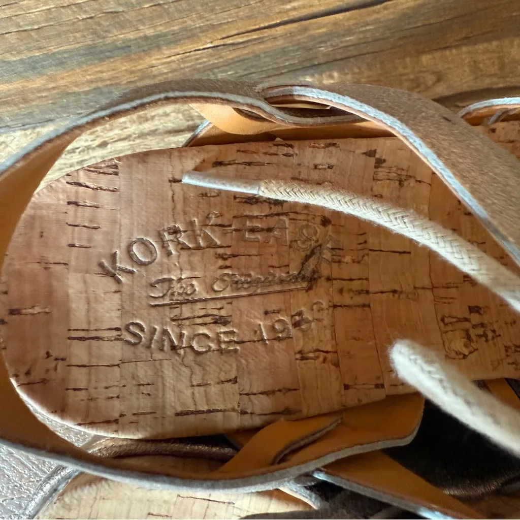 Kork-Ease Adel Leather Sandals in Soft Gold Metallic - Image 5