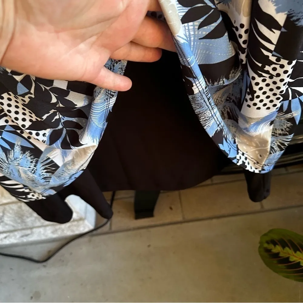 CJ Banks tropical print layered sleeveless blouse size X blue tan black - Image 3