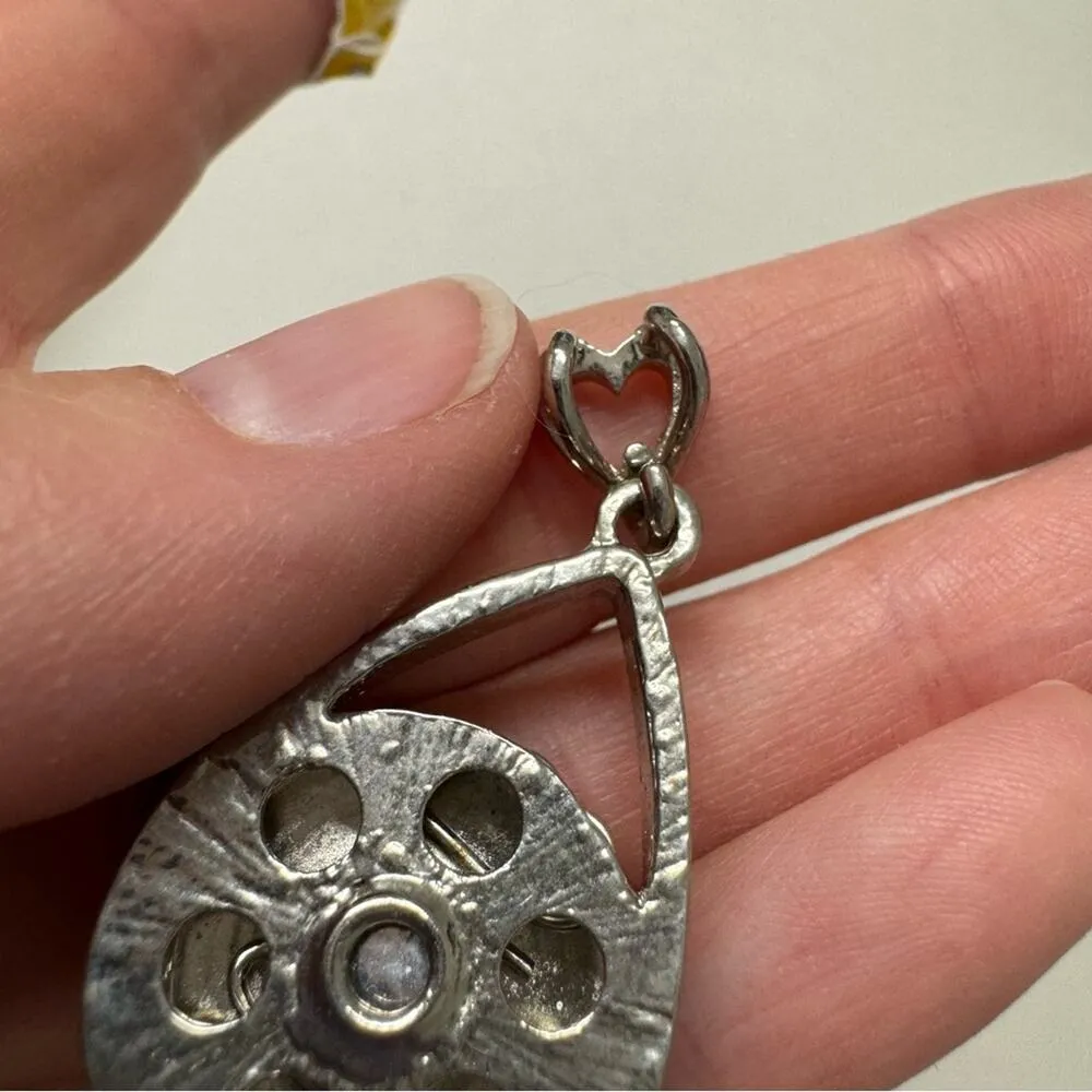 Silver Tone White Stone Pendant Necklace Unmarked Unknown Stone - Image 2