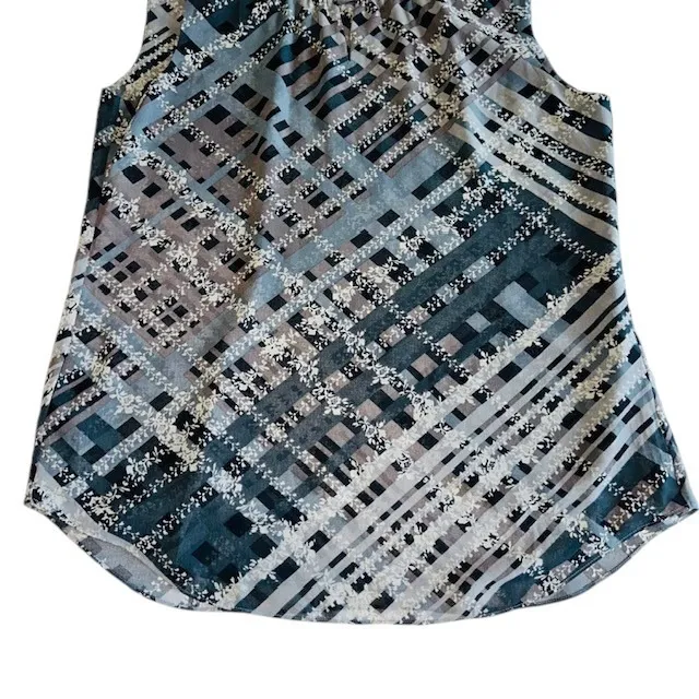 CAbi 3451 Sleeveless Blouse Plaid Trellis‎ Ruffle Neck Keyhole Top Gray Size M - Image 7